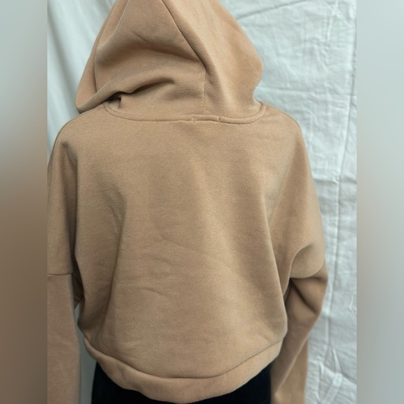 Cropped hoodie and shorts set - Picture 7 of 7